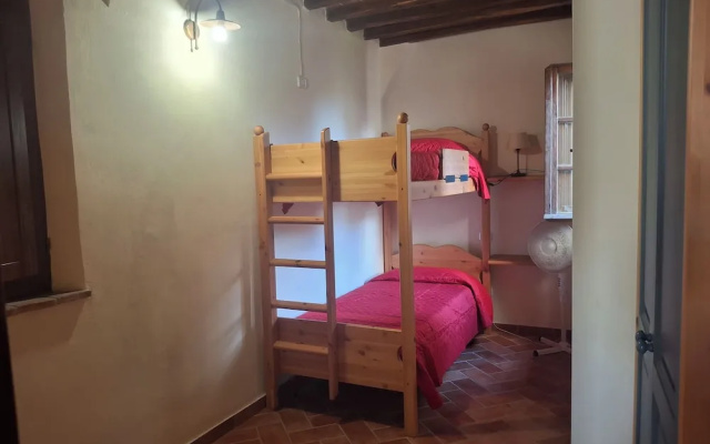 House With Private Garden in the Crete Senesi
