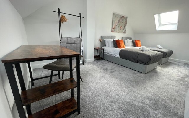 3 Bedroom New House with WiFi