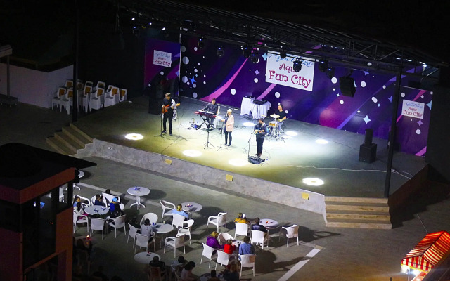 Club Aqua Plaza