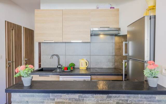 Massenet Pietonne AP4196 by Riviera Holi