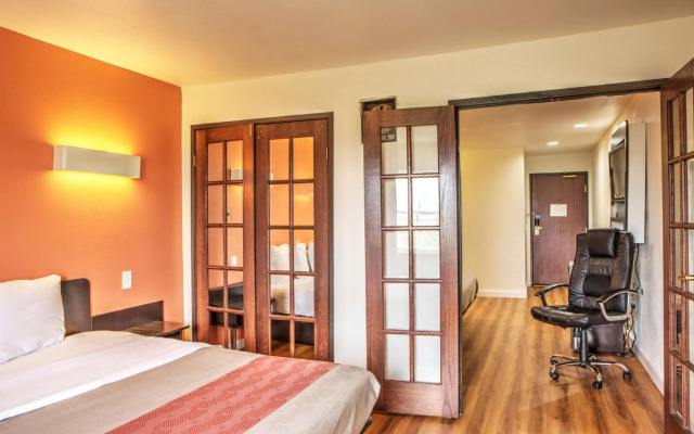 Motel 6 Dallas, TX - Northwest