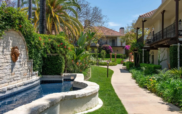 Westlake Village Inn