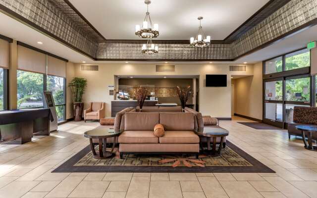 Best Western Plus Garden Court Inn
