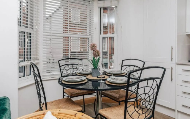Seagrass Henley - 2 Bed Entire Serviced Apartment
