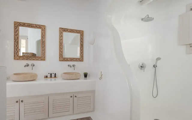 Mykonian Icon Villa