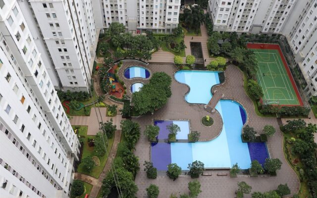 Cozy Living And Tidy 2Br Green Bay Pluit Apartment