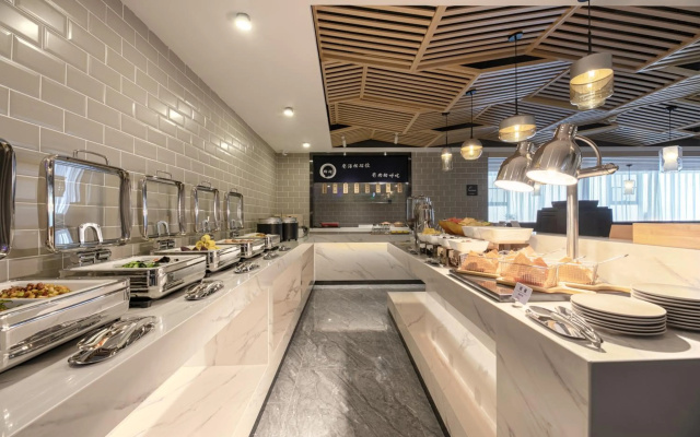 Atour Hotel Baoji Gaoxin South High-speed Railway Station Xingzheng Avenue