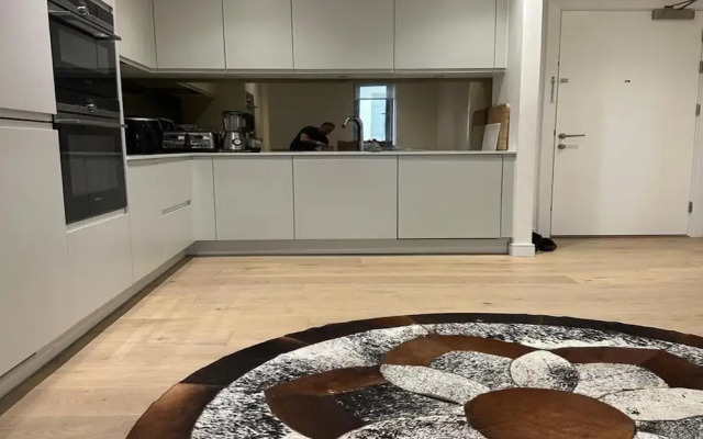 Stunning 2-bedroom Flat With Park View