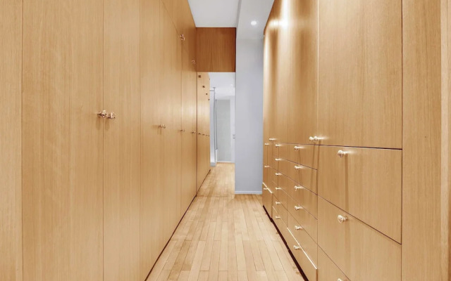 Fabulous House : a Gem in Chic Western Paris