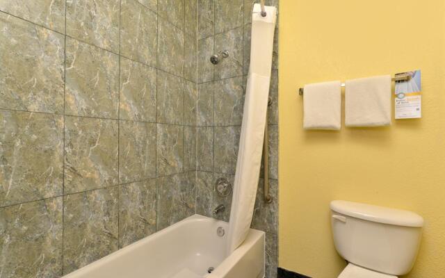 Quality Inn San Diego I-5 Naval Base