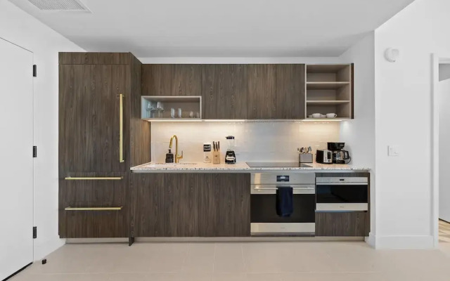 Exclusive 48th Floor Condo in Miami