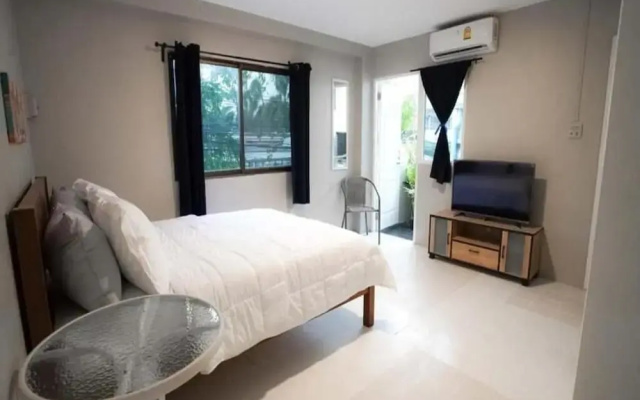 RoomQuest Bangkok Ratchada