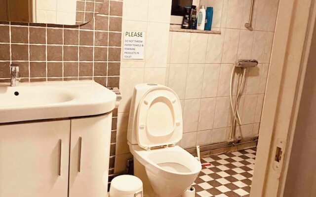 Bjurvik's Villa - Flat 1 - Business Customers Only