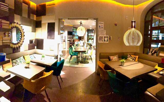 Hotel Kyriad Vichy Spa Cinq Mondes