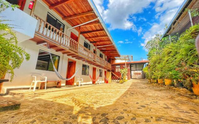 Hostal El Colibri