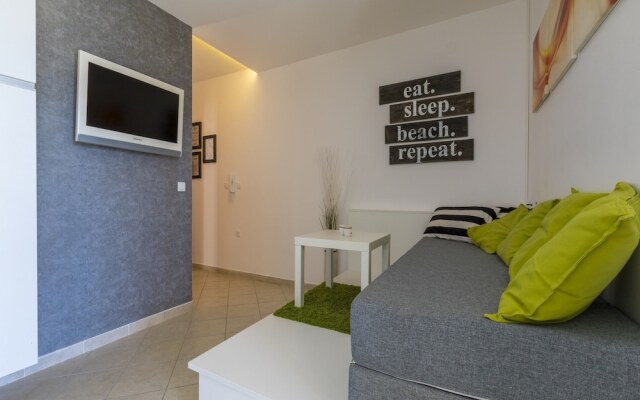 Apartment COLOR GREEN
