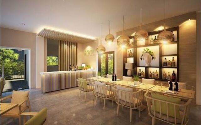 Royce Hotel