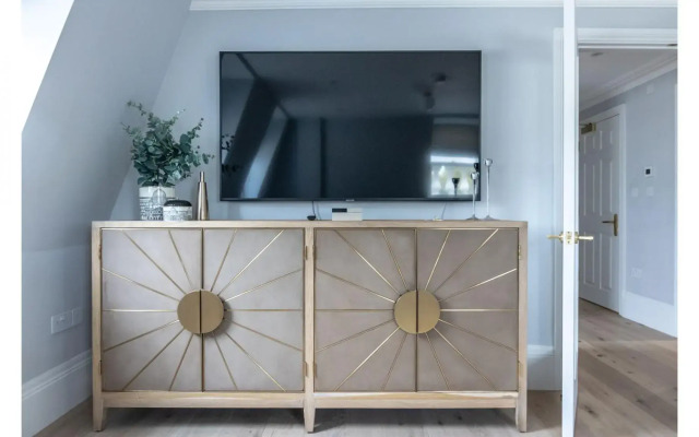 Royal Kensington Penthouse IX- 3 bed