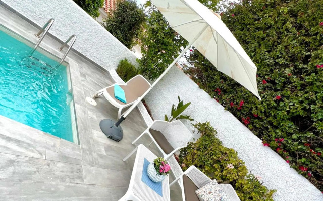 Wonderful House by the sea