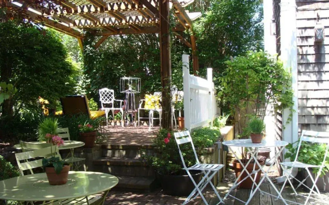 Salt House Inn