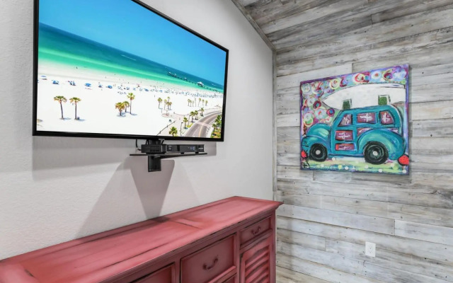 Snook Lookout - 211 Oak Ave