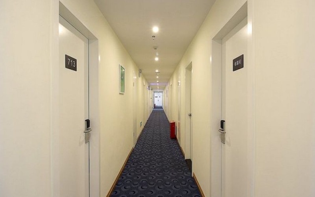 7 Days Inn Fucheng Wu Gongci Gaodeng East Street Binjiang Road Branch – Hotel Rooms – Haikou