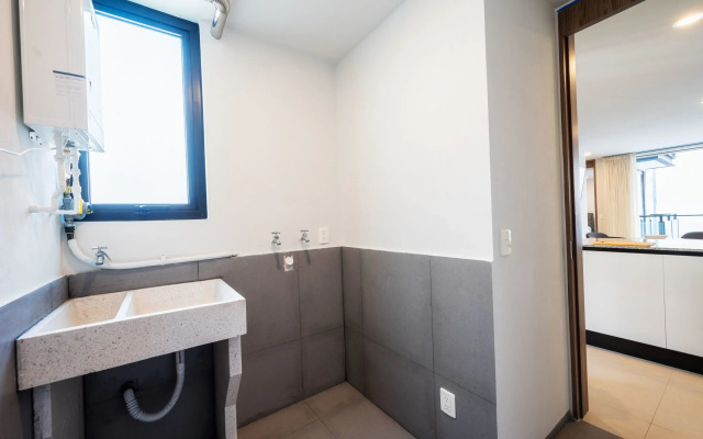 NEW Equipped Condo w GYM Roof