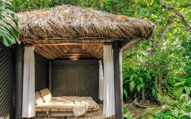 Matangi Island Resort - Adults Only