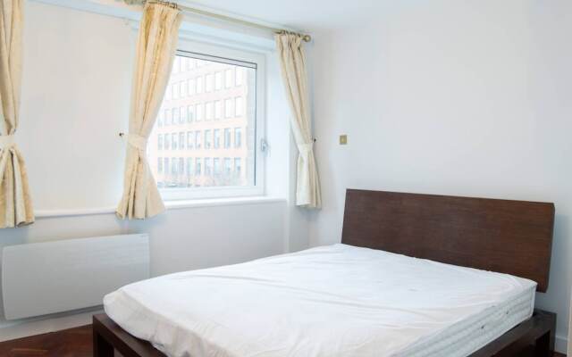 Spacious Holborn Apartment Close to Tube