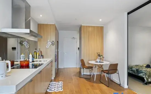 Ultra-Convenient CBD Pad 2BR - 2min to Southern Cross