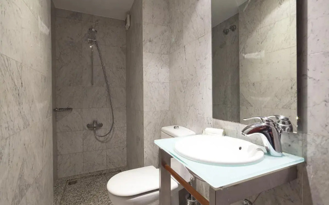 My Space Barcelona- Bonanova for 8 people