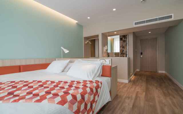 Casual Kubic Athens Hotel