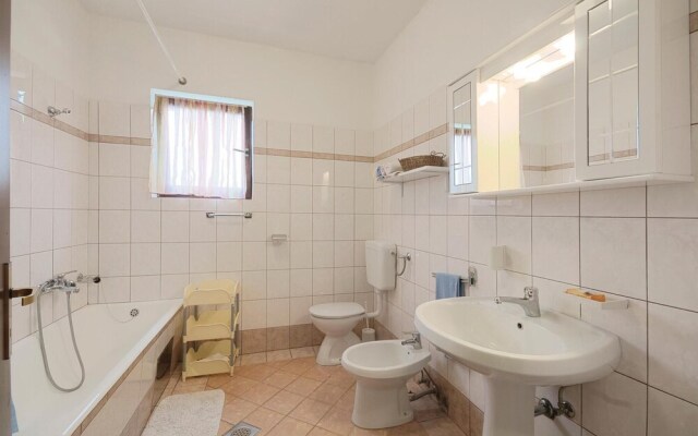 Awesome Home in Fazana With Wifi and 4 Bedrooms