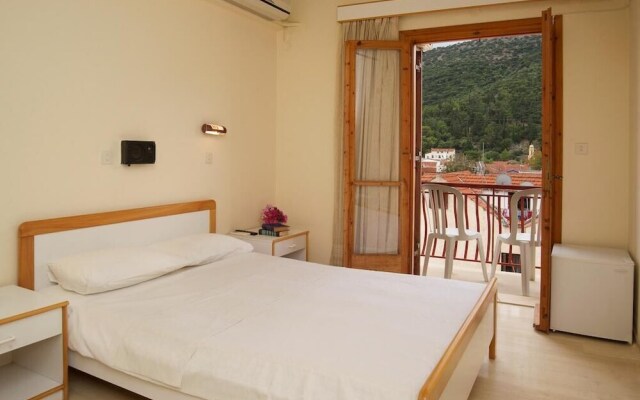Moustakis Hotel