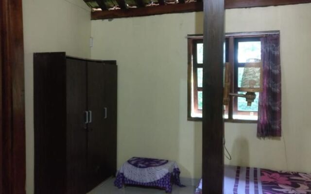 Homestay Mbah Mul by ZUZU
