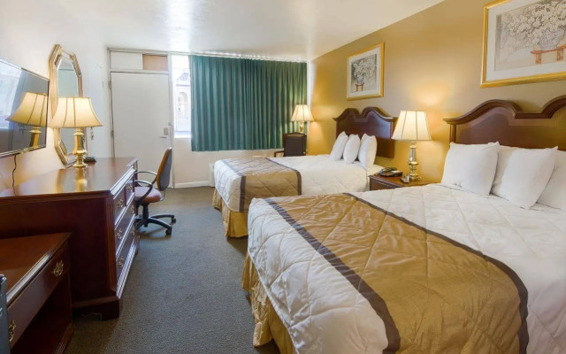 Travelodge by Wyndham Lynchburg