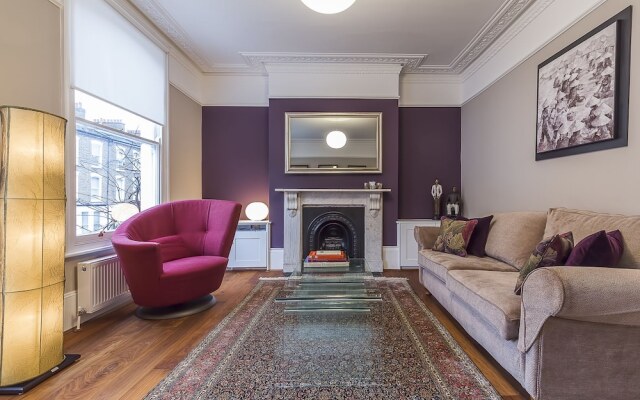 Cheverton Road Townhouse