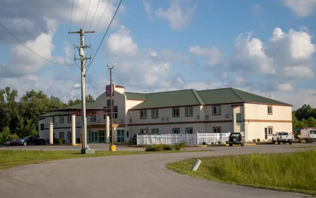 Morgantown Inn & Suites