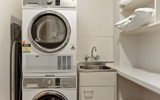 Hobson Quay Apartments by Urban Rest