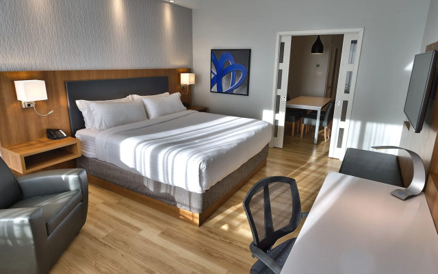 Holiday Inn Express And Suites Vaudreuil Dorion