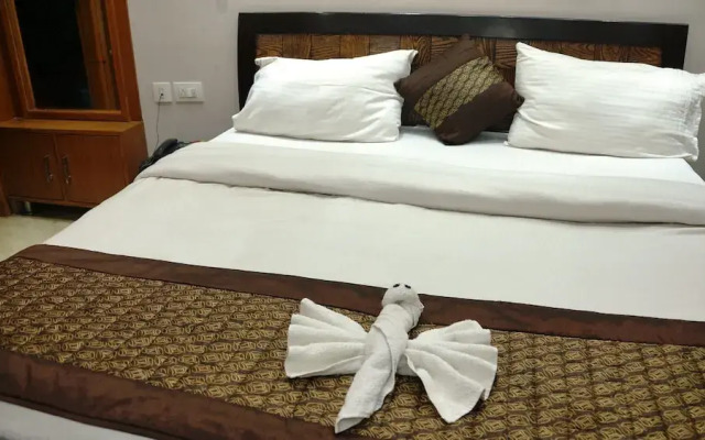 Maxfort Hospital Apartment