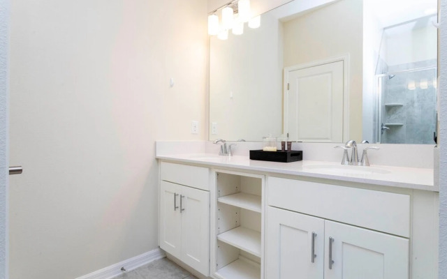 3180 PC - 402 - Storey Lake