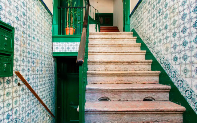 1898 Home & Suites