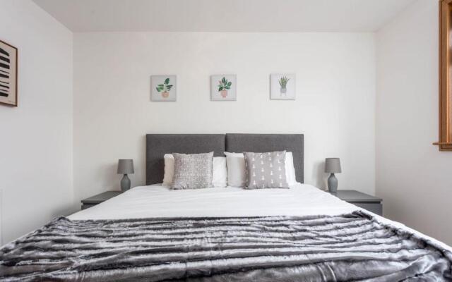 West Sands - Donnini Apartments