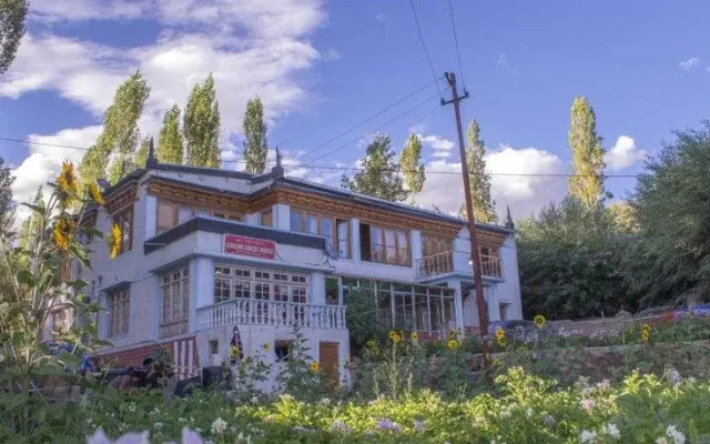 Leh Ling Guesthouse