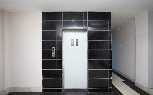 Hotel Tr Palace By OYO Rooms