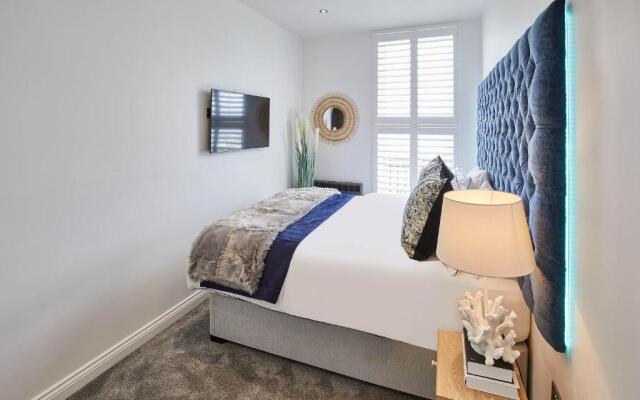 Host Stay Saltwater Suite