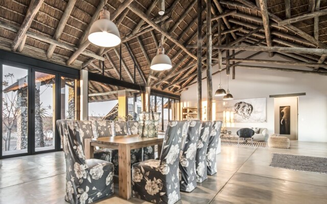 Kruger Sunset Lodge - living with lions