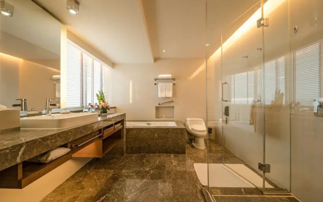 Guangdong International Building （South Gate 2）