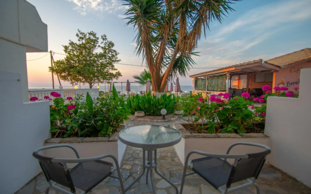 Agoulos Beach Hotel